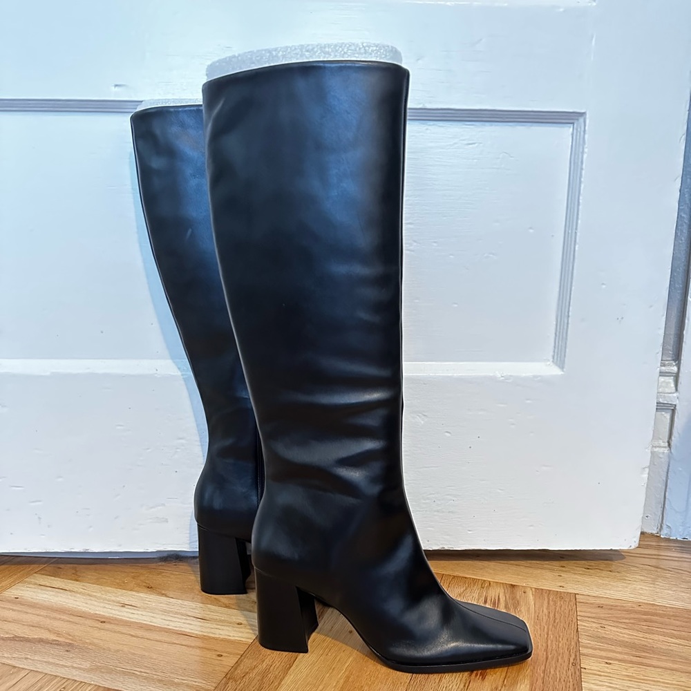 NWOT Saks Fifth Avenue • Knee high leather boots, square toe. GORGEOUS!